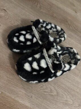 Woman’s hey dude, slippers